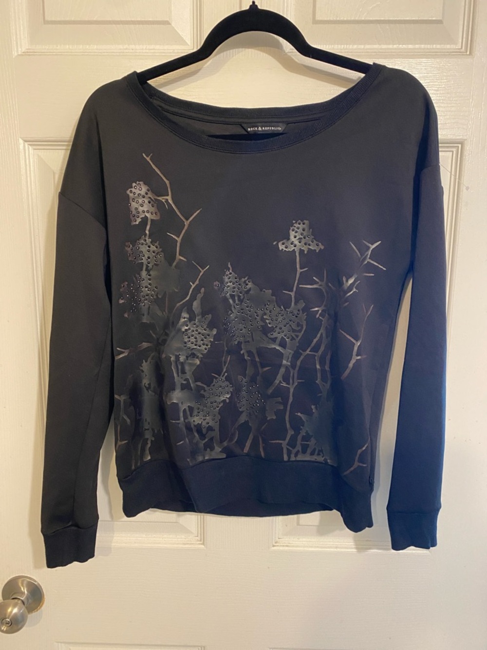 Rock & Republic Black Crewneck Sweater Small Thorns Rhinestones Floral Bling